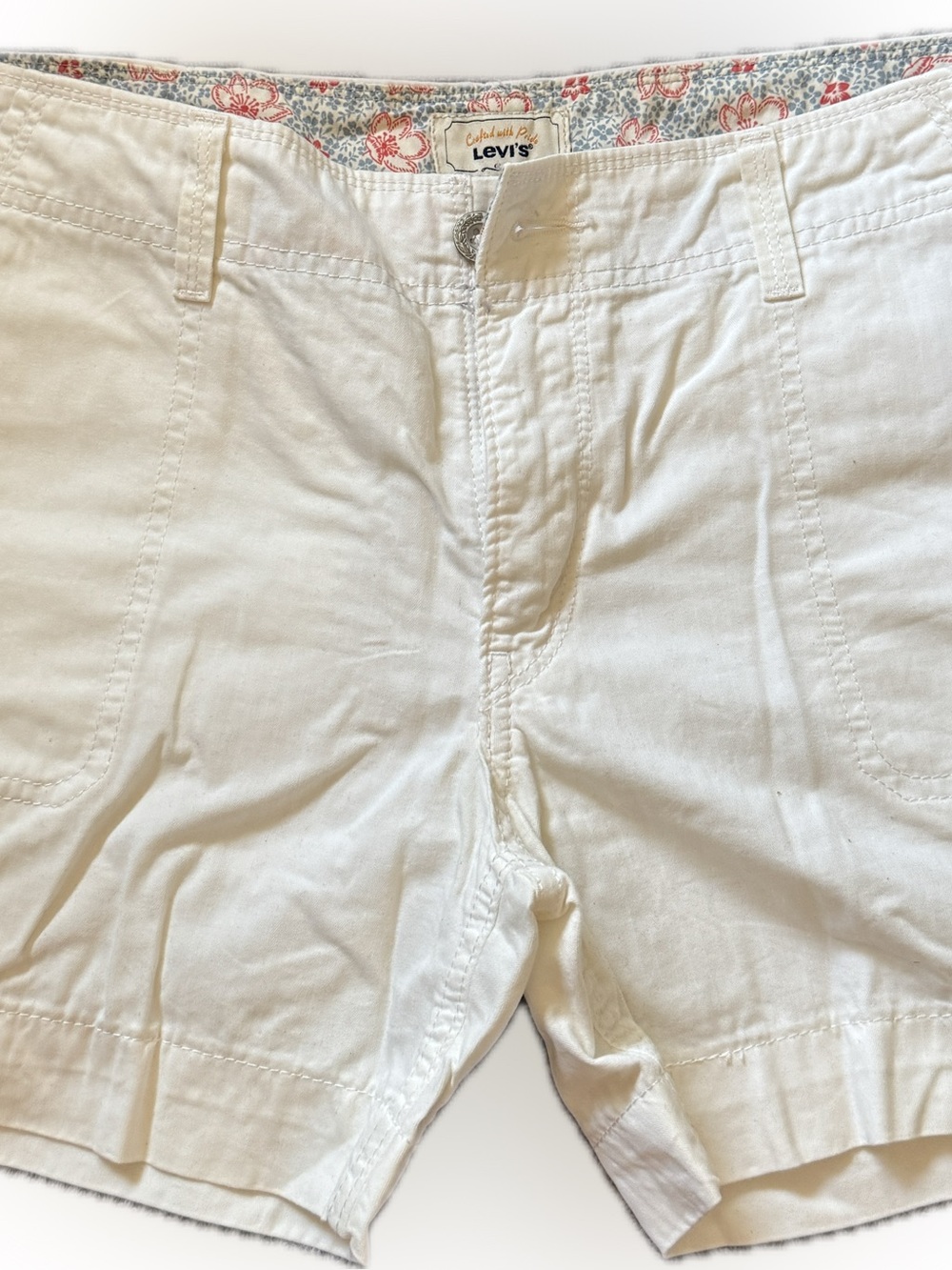 Levi's White Women's Shorts with Floral Waistband Trim